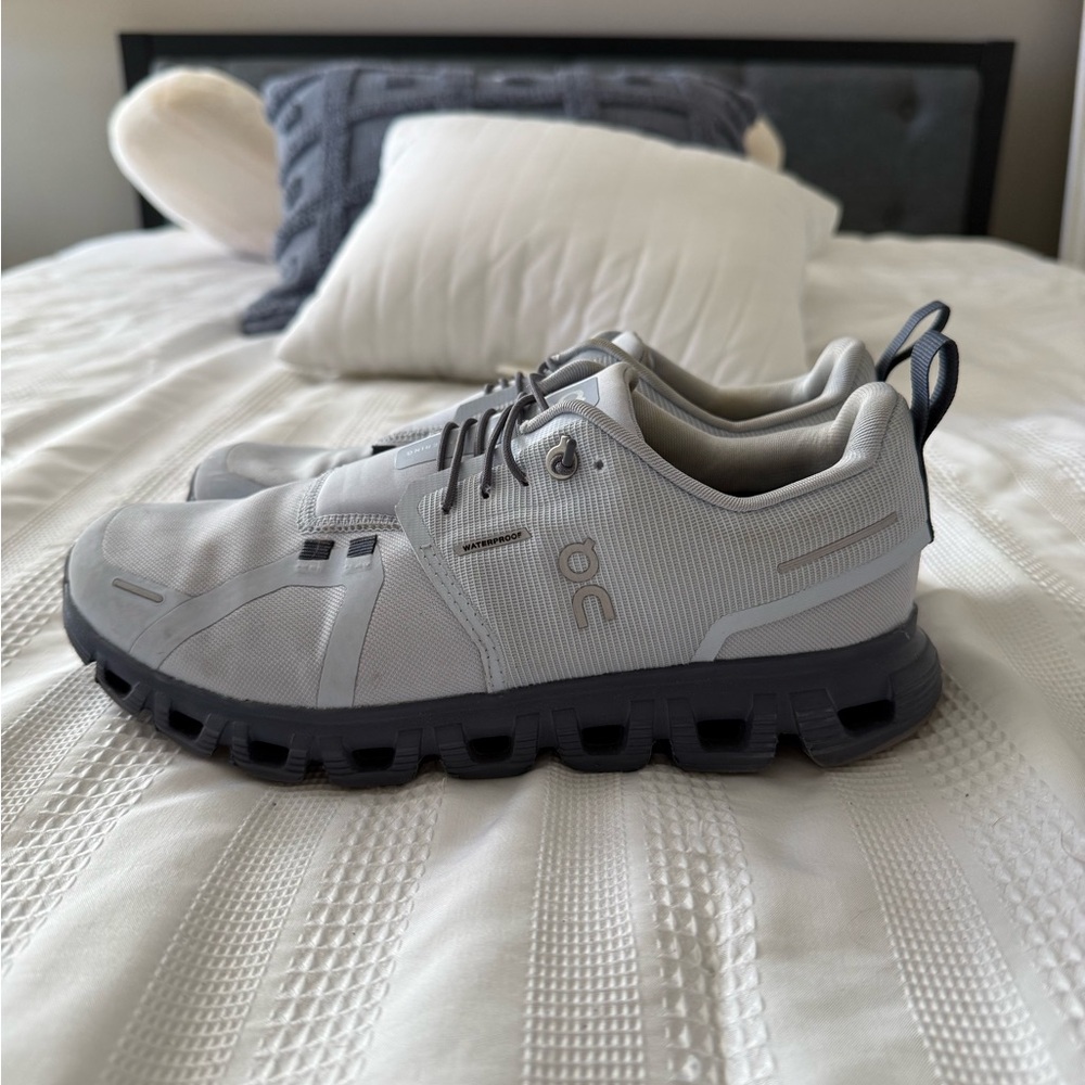 On Running Women's Cloud Sneaker in Light Gray with Dark Gray Sole